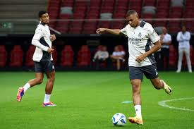 臀部上下摆 臀部上下摆